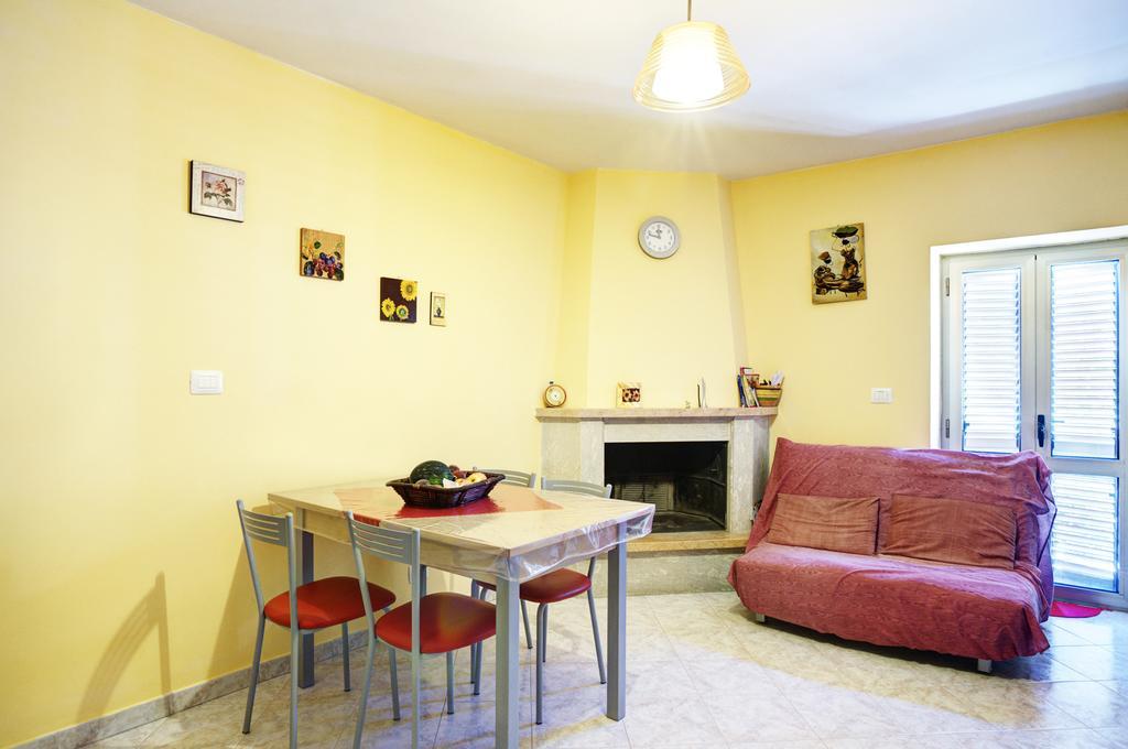 Bed & Breakfast Da Tina Guardialfiera Rom bilde