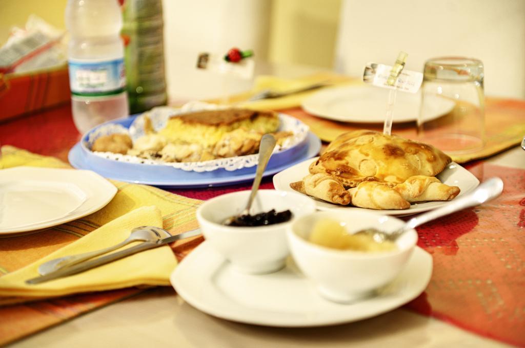 Bed & Breakfast Da Tina Guardialfiera Rom bilde