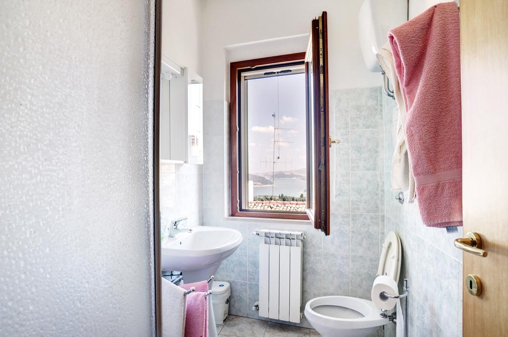 Bed & Breakfast Da Tina Guardialfiera Rom bilde